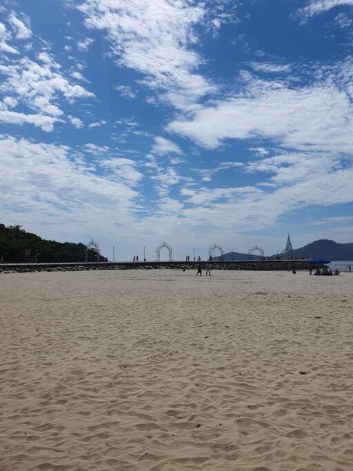 Piscina A Beira-Mar, Tranquilidade E Qualidade No Melhor De Bc Balneario Camboriu Exterior photo
