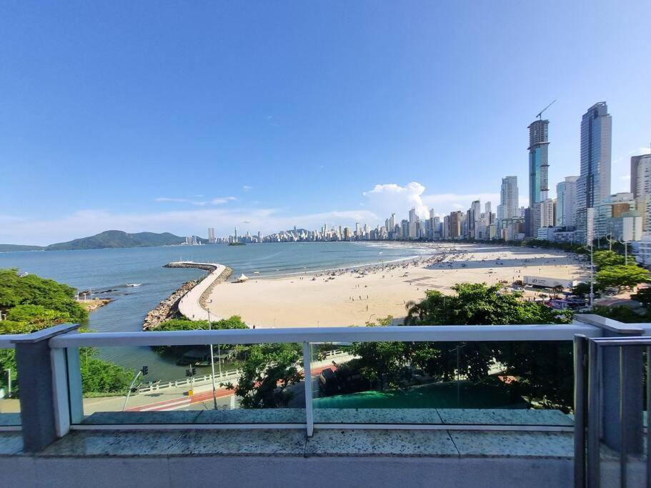 Piscina A Beira-Mar, Tranquilidade E Qualidade No Melhor De Bc Balneario Camboriu Exterior photo