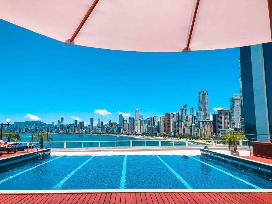 Piscina A Beira-Mar, Tranquilidade E Qualidade No Melhor De Bc Balneario Camboriu Exterior photo